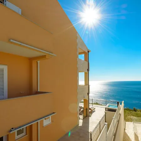 Mrkan ツァヴタット